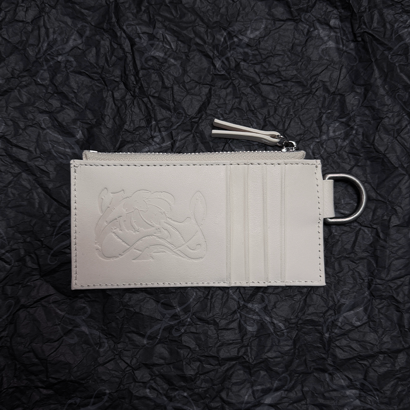 White Iris Flower Card Holder - Elegant White Card Bag, Perfect for Members, Floral Design, Chic Accessory for Everyday Use