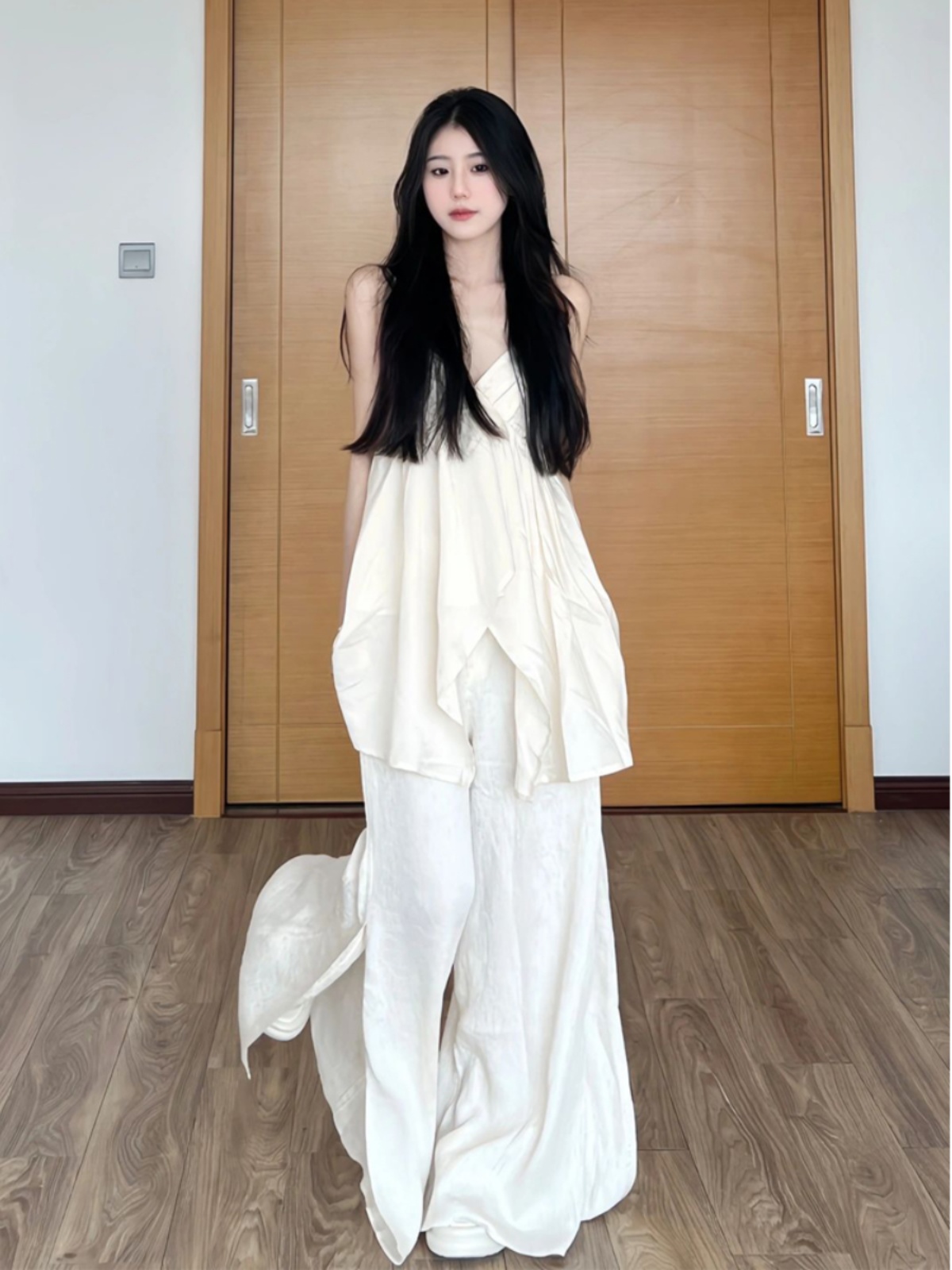 White Irregular V-Neck Camisole and Split Wide-Leg Pants Summer Vacation Set for Women - Casual 90s Inspired Fashion White Irregular V-Neck Camisole and Split Wide-Leg Pants Summer Vacation Set for Women - Casual 90s Inspired Fashion