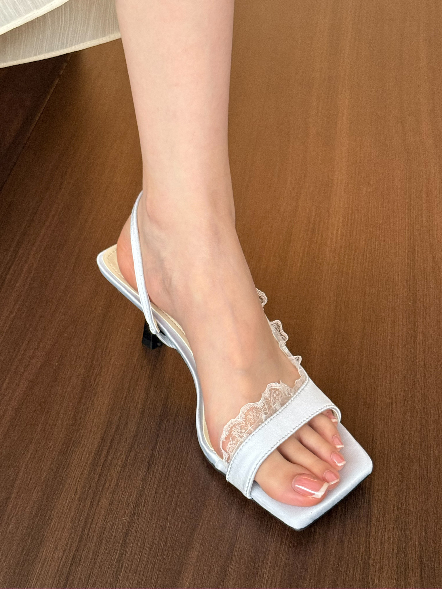 White Lace Square-Toe One-Strap High-Heeled Sandals for Women - Summer Fashion, Elegant Side Profile, Chic Style White Lace Square-Toe One-Strap High-Heeled Sandals for Women - Summer Fashion, Elegant Side Profile, Chic Style