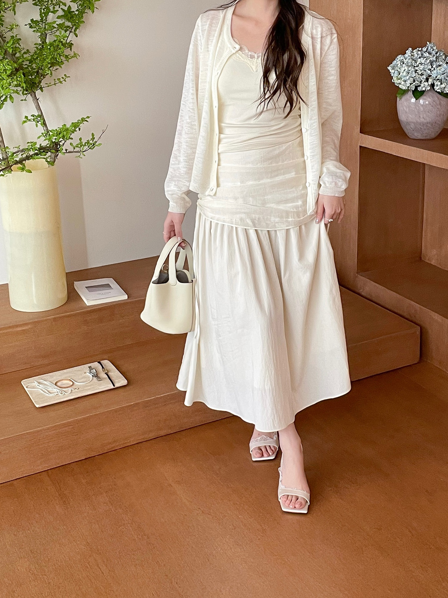 White Lace Square-Toe One-Strap High-Heeled Sandals for Women - Summer Fashion, Elegant Side Profile, Chic Style White Lace Square-Toe One-Strap High-Heeled Sandals for Women - Summer Fashion, Elegant Side Profile, Chic Style