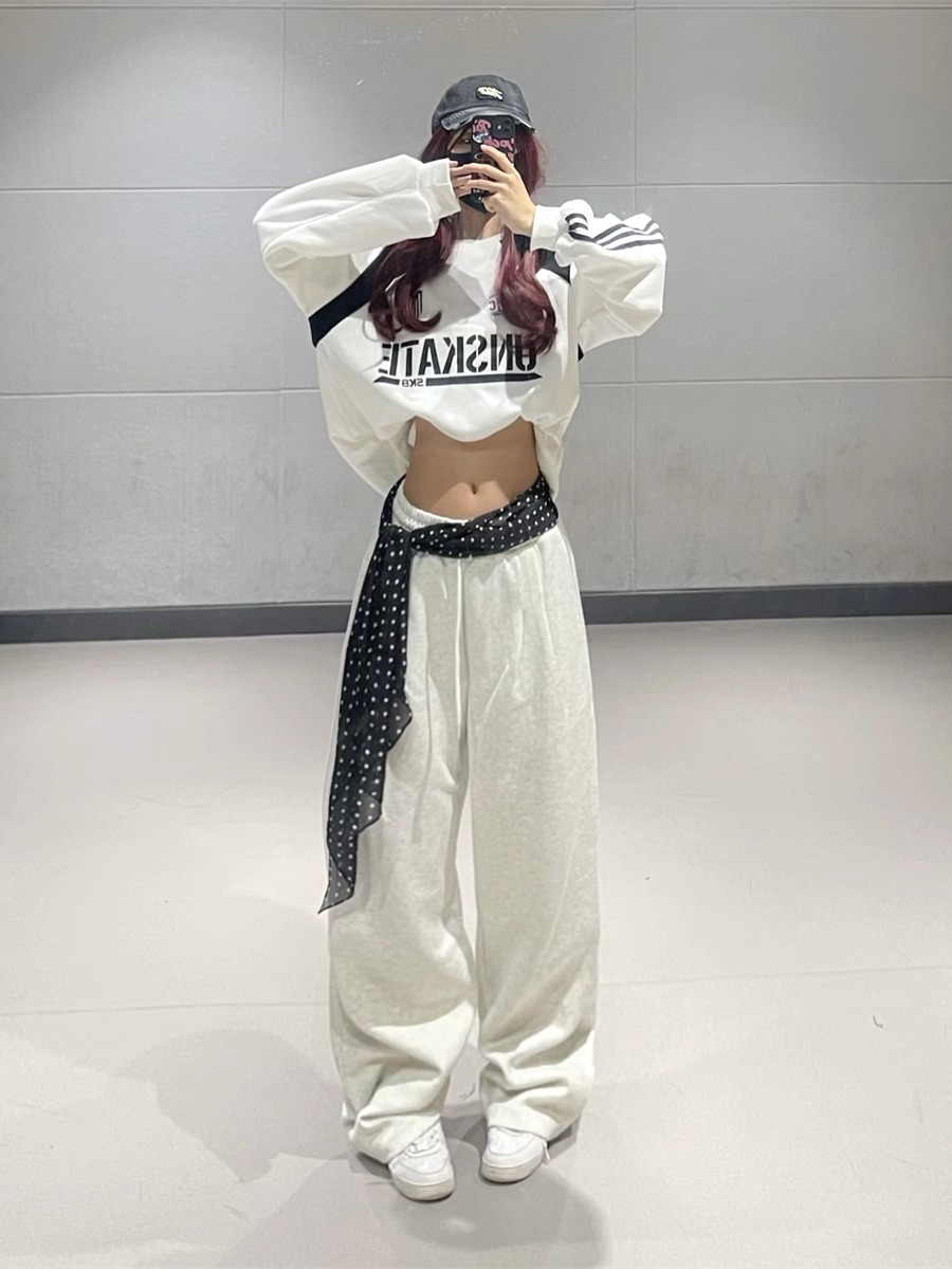 White Letter Print Long Sleeve Sweatshirt for Women - American Style Loose Top for Autumn Winter Hip Hop Dance Fashion