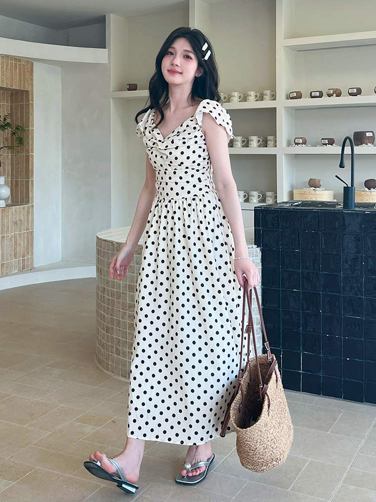 White Polka Dot Square Neck Dress with Small Flying Sleeves - French Style, Waist-Cinching, Summer 2025, Unique Long Dress for Women White Polka Dot Square Neck Dress with Small Flying Sleeves - French Style, Waist-Cinching, Summer 2025, Unique Long Dress for Women