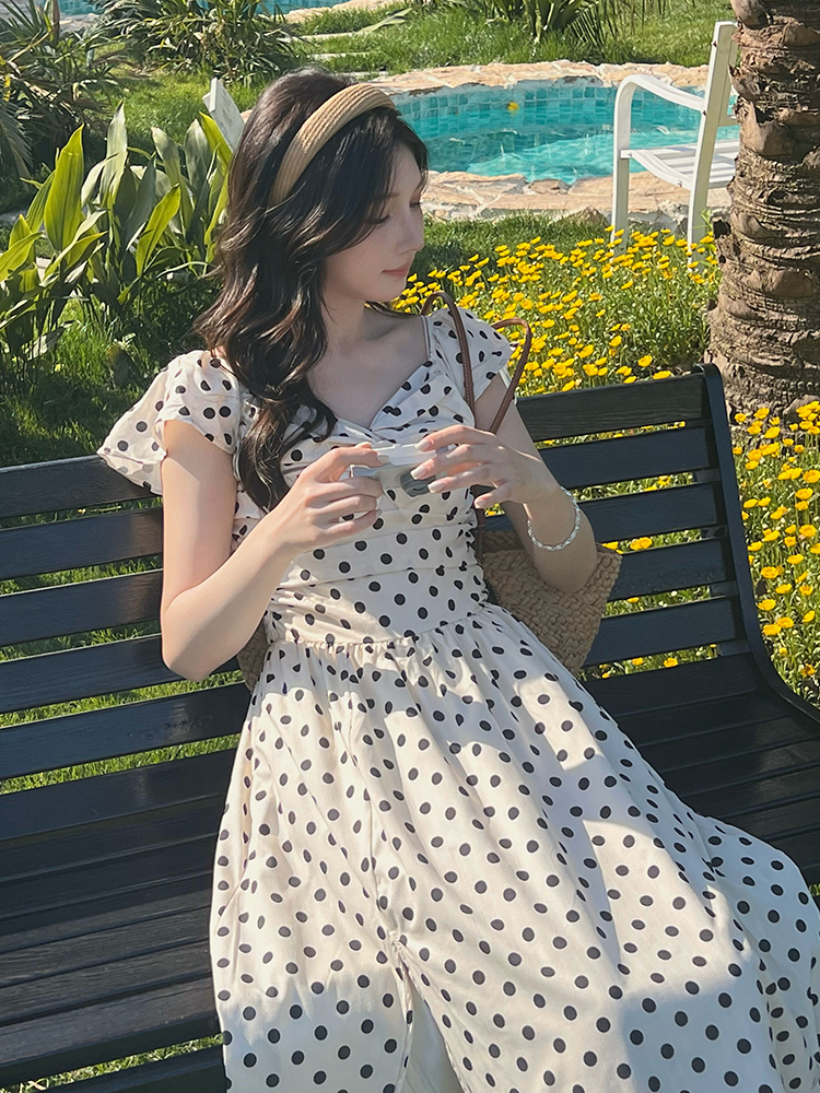 White Polka Dot Square Neck Dress with Small Flying Sleeves - French Style, Waist-Cinching, Summer 2025, Unique Long Dress for Women White Polka Dot Square Neck Dress with Small Flying Sleeves - French Style, Waist-Cinching, Summer 2025, Unique Long Dress for Women