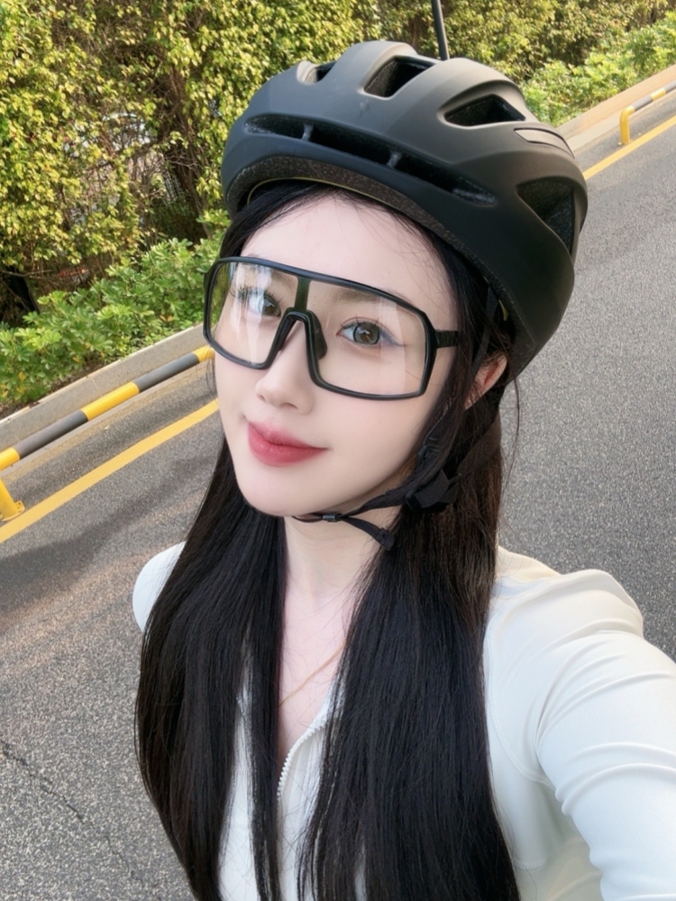 Windproof Photochromic Goggles for Night Riding and Outdoor Sports - Dual-Use Sunscreen Sunglasses Windproof Photochromic Goggles for Night Riding and Outdoor Sports - Dual-Use Sunscreen Sunglasses