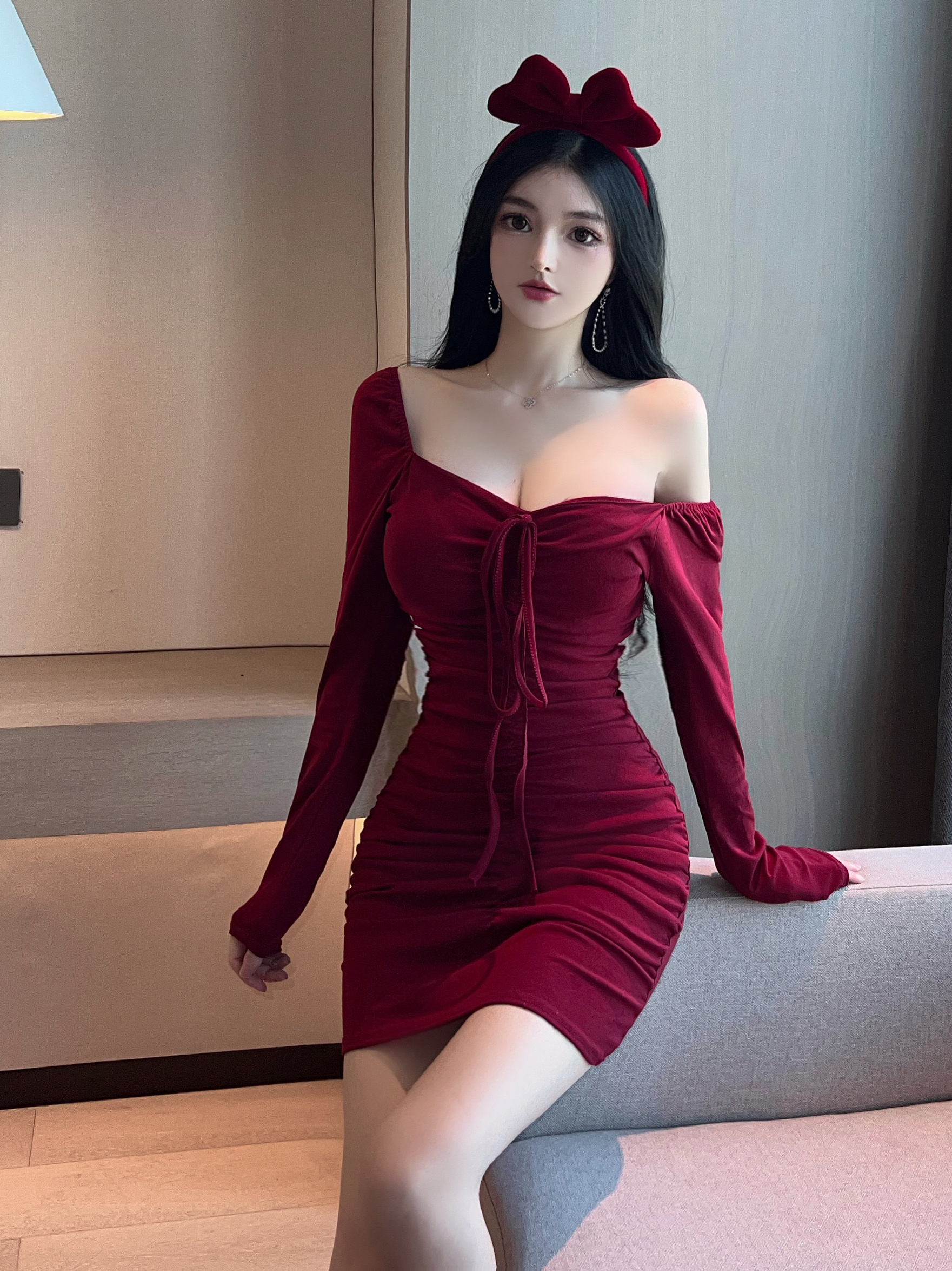 Wine Red Off-the-Shoulder Bodycon Dress for Women - Sexy Chest-Revealing Nightclub Style, Spring/Summer Fashion Wine Red Off-the-Shoulder Bodycon Dress for Women - Sexy Chest-Revealing Nightclub Style, Spring/Summer Fashion