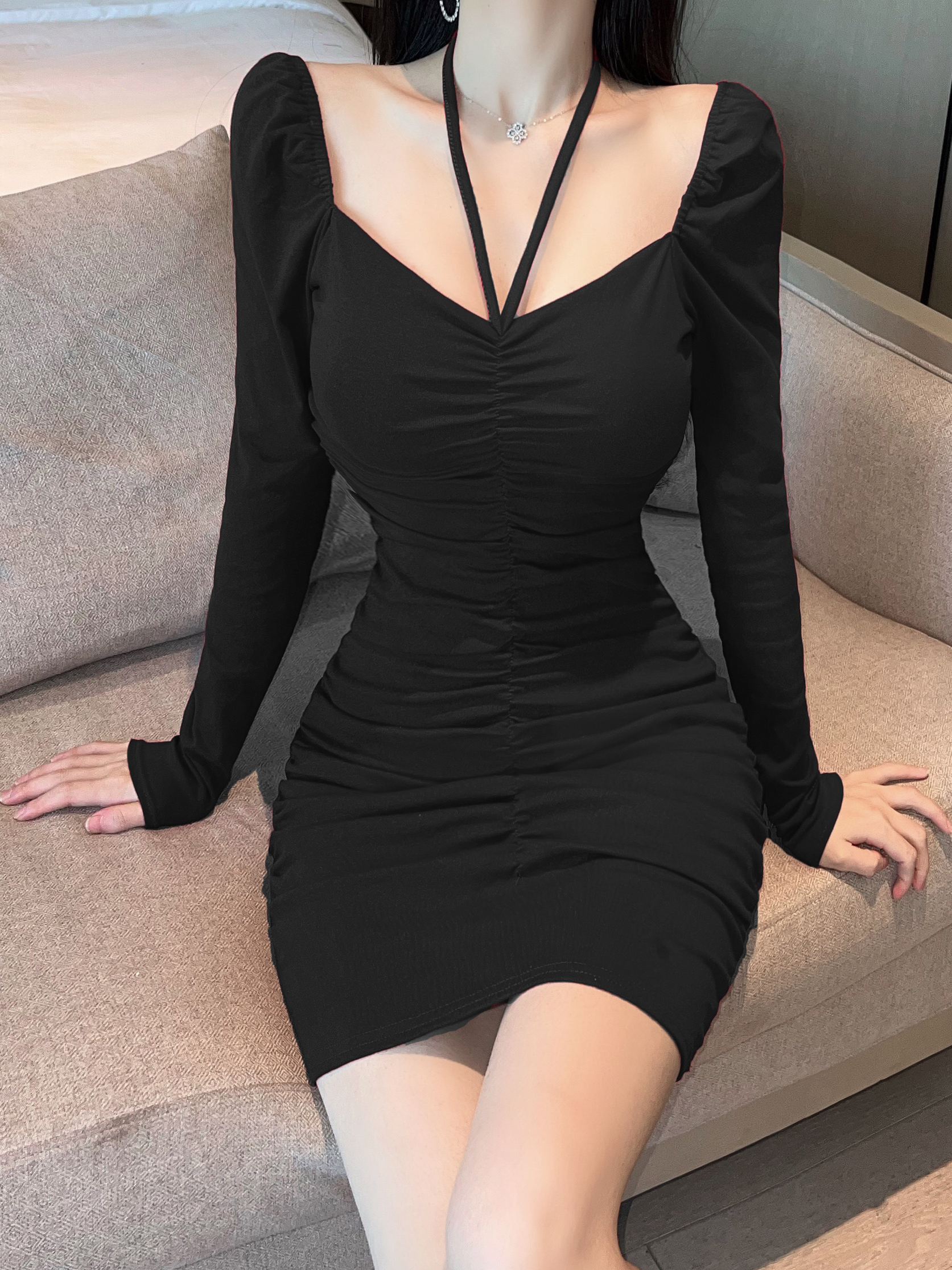 Wine Red Off-the-Shoulder Bodycon Dress for Women - Sexy Chest-Revealing Nightclub Style, Spring/Summer Fashion Wine Red Off-the-Shoulder Bodycon Dress for Women - Sexy Chest-Revealing Nightclub Style, Spring/Summer Fashion