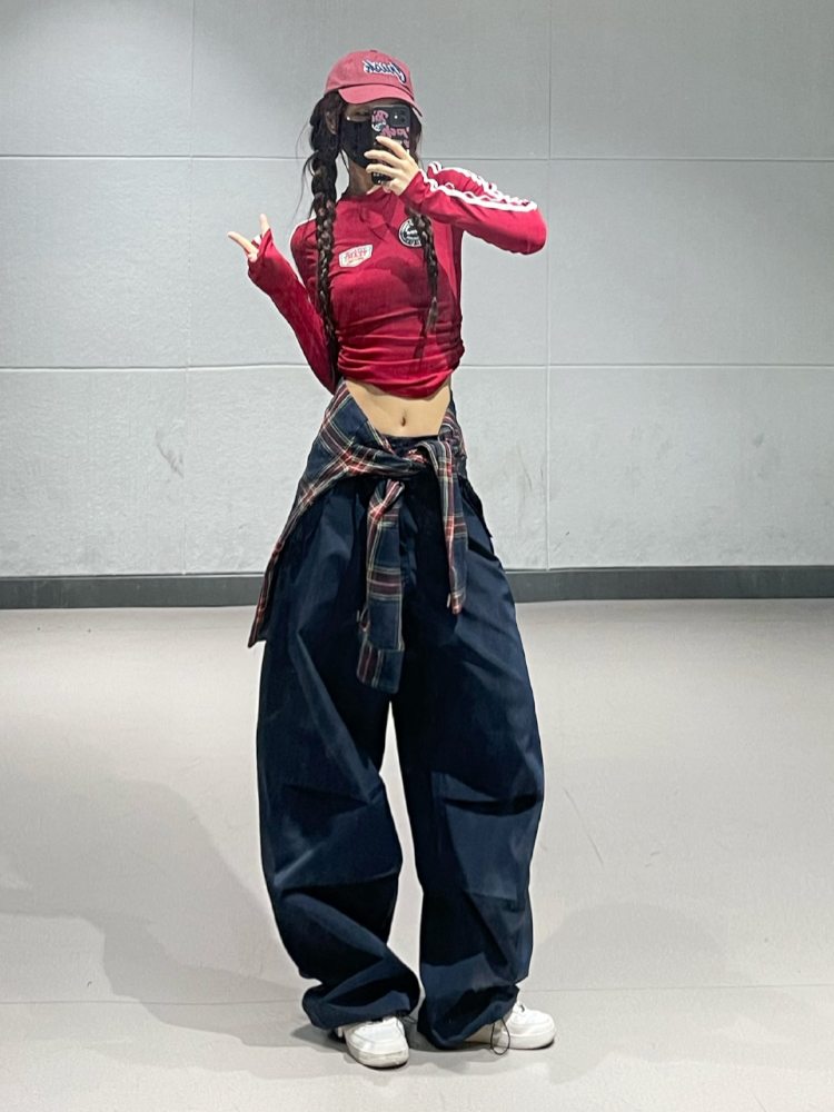 Wine Red Striped Jazz Dance Outfit: Retro Short Tight Top with Navy Quick-Dry Cargo Pants for 90s Inspired Style Wine Red Striped Jazz Dance Outfit: Retro Short Tight Top with Navy Quick-Dry Cargo Pants for 90s Inspired Style