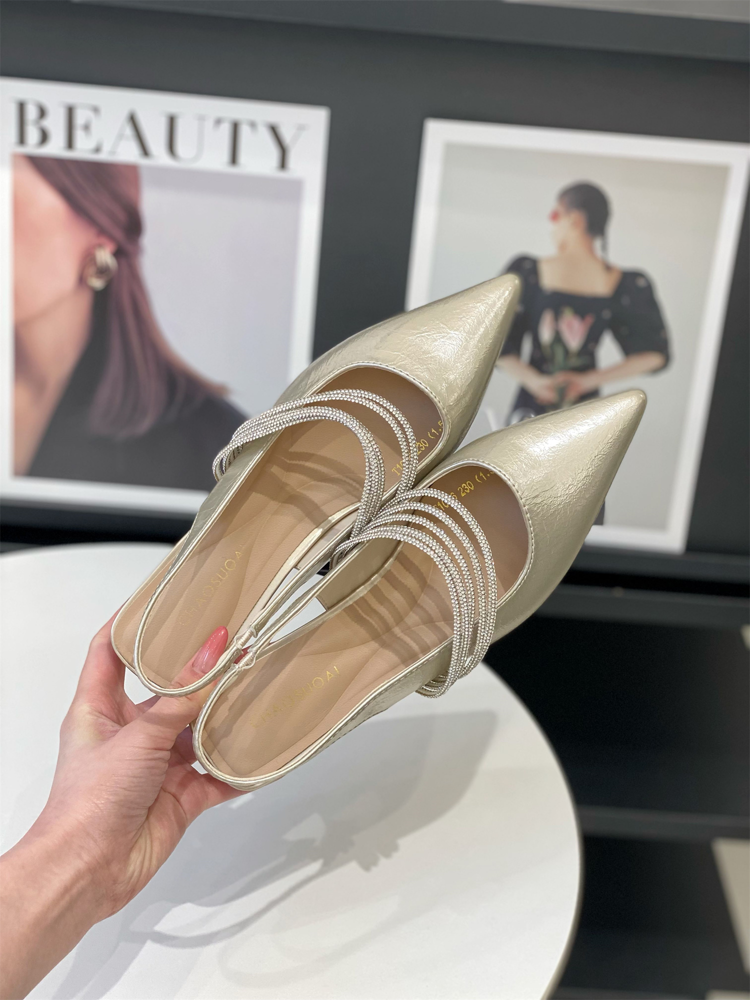 Women's 2025 Summer Fashion Sandals - Comfortable Pointed Toe Chunky Heel, Rhinestone Closed Toe French Style Heels Women's 2025 Summer Fashion Sandals - Comfortable Pointed Toe Chunky Heel, Rhinestone Closed Toe French Style Heels