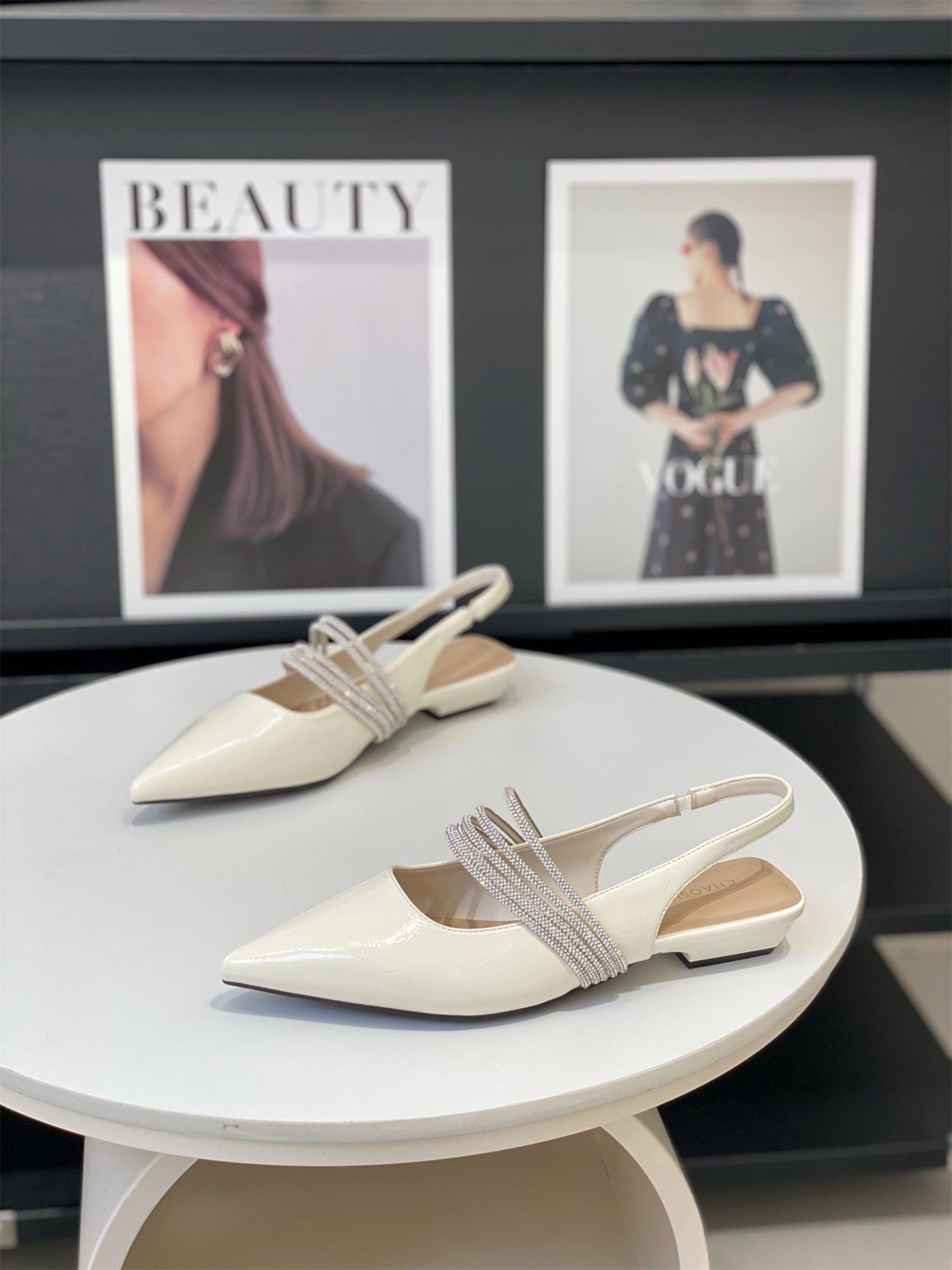 Women's 2025 Summer Fashion Sandals - Comfortable Pointed Toe Chunky Heel, Rhinestone Closed Toe French Style Heels