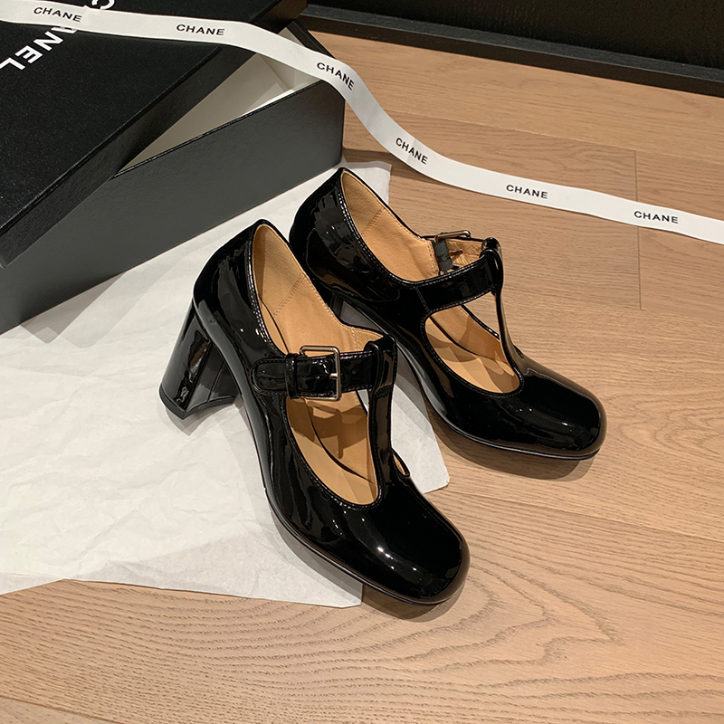 Women's Black Patent Leather Mary Jane Shoes, Chunky High Heels, French Hepburn Style, Buckle Strap, Vintage Inspired Footwear Women's Black Patent Leather Mary Jane Shoes, Chunky High Heels, French Hepburn Style, Buckle Strap, Vintage Inspired Footwear