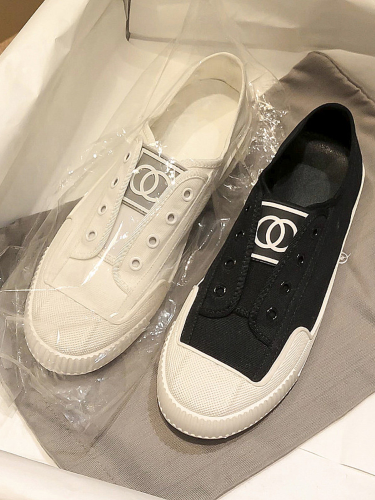 Women's Breathable Canvas Slip-On Sneakers, Flat Casual Shoes for Spring/Summer 2025, Small Fragrant Style, Little White Shoes