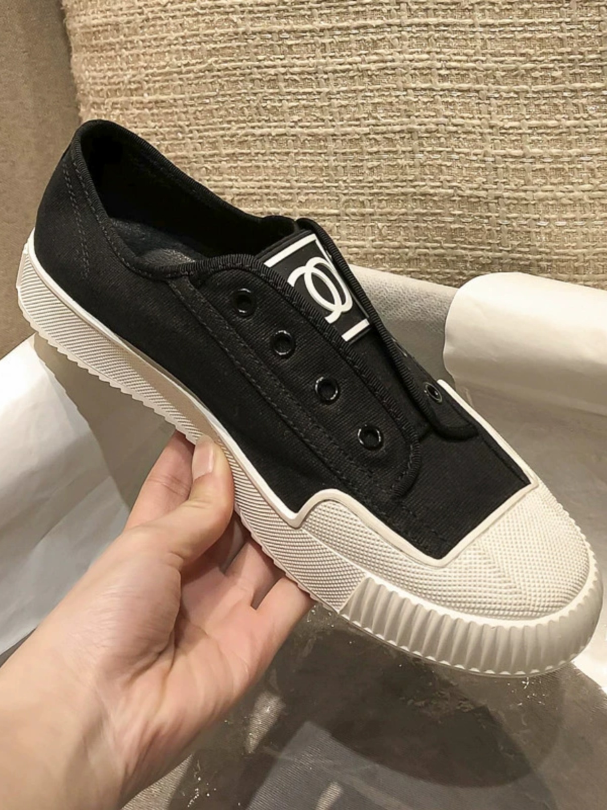 Women's Breathable Canvas Slip-On Sneakers, Flat Casual Shoes for Spring/Summer 2025, Small Fragrant Style, Little White Shoes Women's Breathable Canvas Slip-On Sneakers, Flat Casual Shoes for Spring/Summer 2025, Small Fragrant Style, Little White Shoes