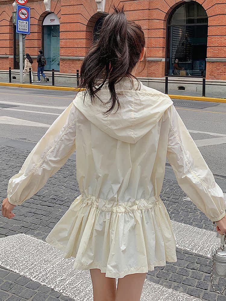 Women's Breathable Hooded Sun Protection Jacket - Stylish Mid-Length Windbreaker for Summer 2025, Skin-Friendly and Lightweight Women's Breathable Hooded Sun Protection Jacket - Stylish Mid-Length Windbreaker for Summer 2025, Skin-Friendly and Lightweight