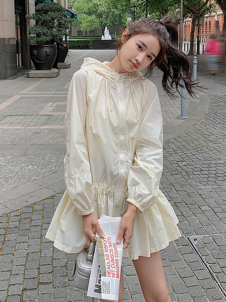 Women's Breathable Hooded Sun Protection Jacket - Stylish Mid-Length Windbreaker for Summer 2025, Skin-Friendly and Lightweight