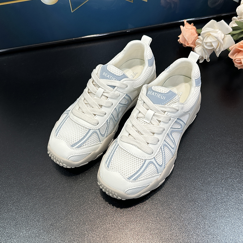 Women's Breathable Mesh Retro Training Shoes â€“ 2025 Summer Outdoor Casual Sneakers with Soft Sole for Comfort