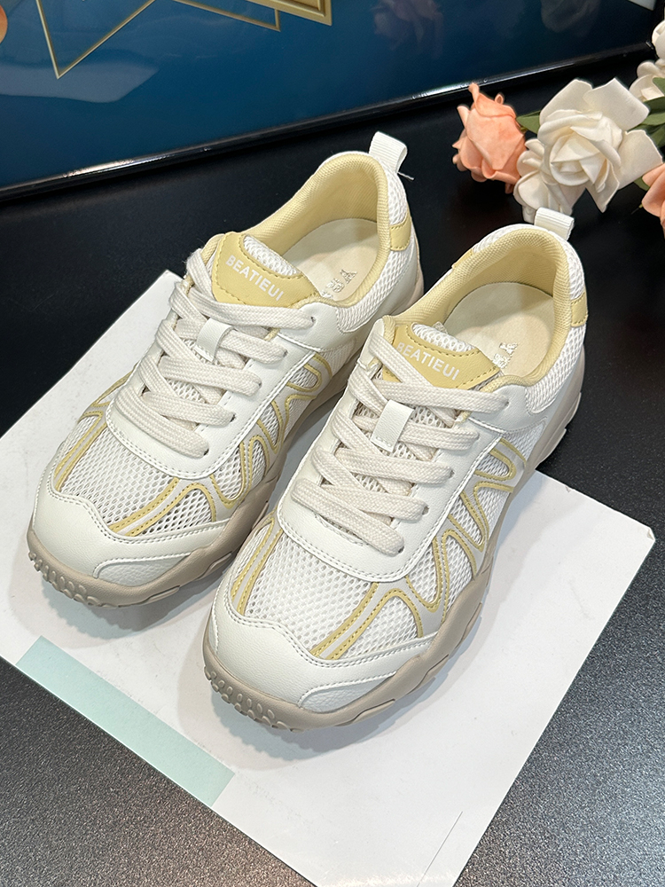 Women's Breathable Mesh Retro Training Shoes – 2025 Summer Outdoor Casual Sneakers with Soft Sole for Comfort Women's Breathable Mesh Retro Training Shoes – 2025 Summer Outdoor Casual Sneakers with Soft Sole for Comfort