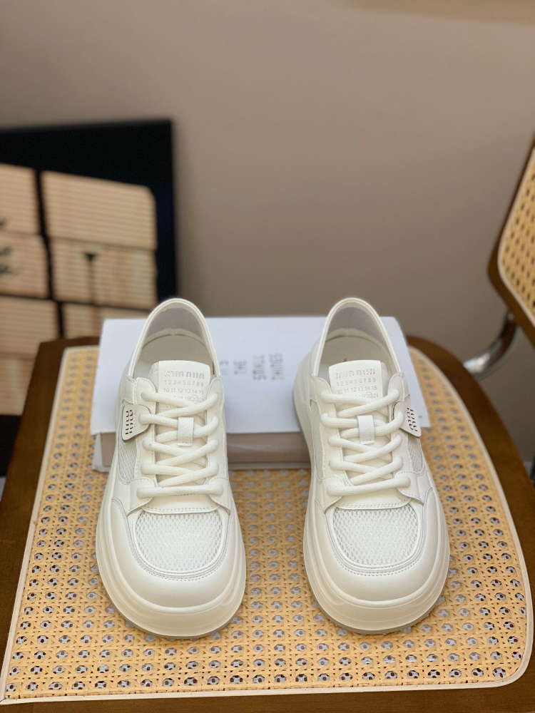 Women's Casual Lace-Up Breathable White Sneakers with Thick Soles - Genuine Leather, Versatile Summer 2025 Style, Trendy Footwear Women's Casual Lace-Up Breathable White Sneakers with Thick Soles - Genuine Leather, Versatile Summer 2025 Style, Trendy Footwear