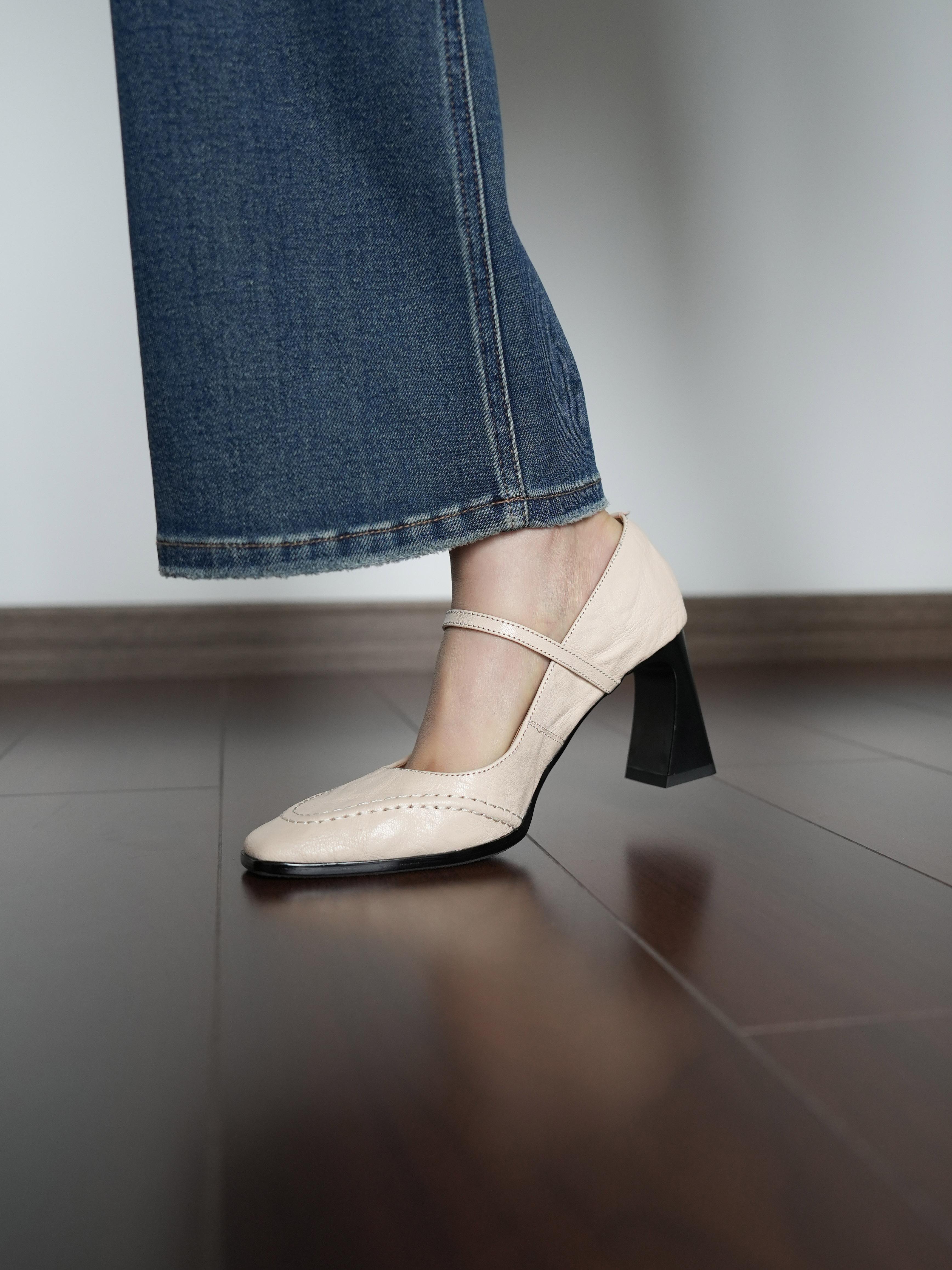 Women's Chunky Heel Square-Toe High Heels - French Retro Style Shallow Mouth Black Work Shoes for Commuting