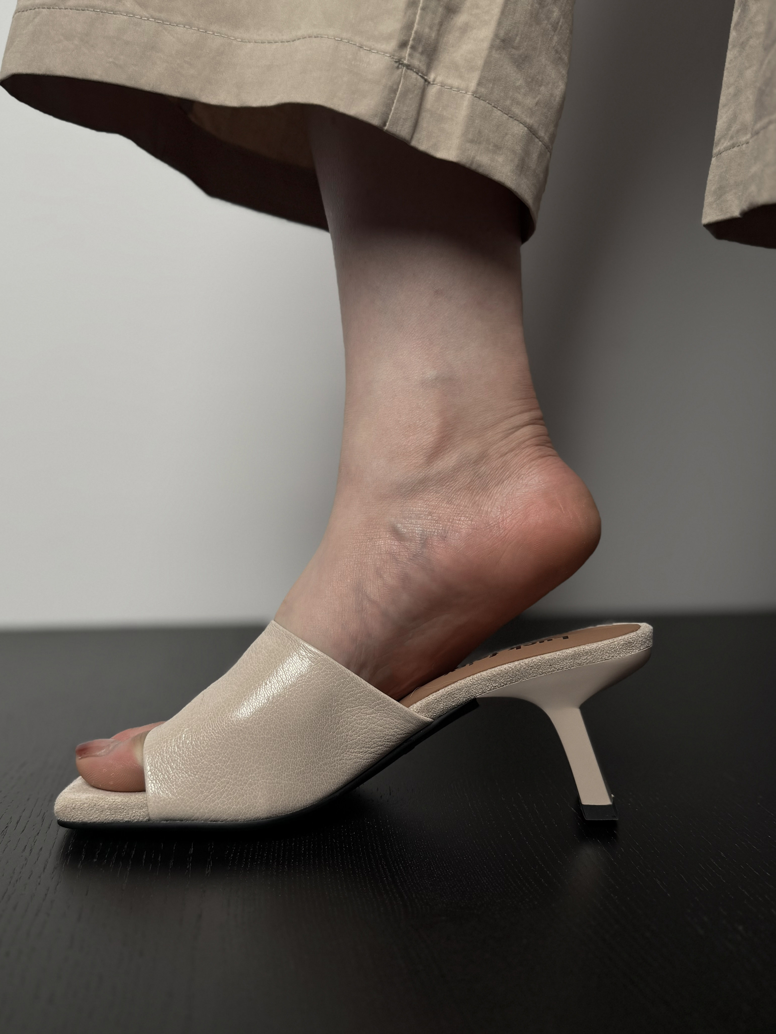 Womenâ€™s Chunky-Heeled One-Strap Sandals - Soft Sheepskin Summer Slippers for Outdoor Versatility - 2025 Trendy Style