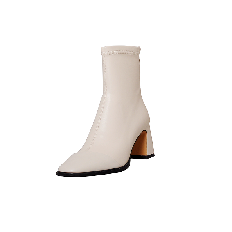 Women’s Chunky Heeled Square-Toed Black Ankle Boots - Versatile Autumn Winter Fashion for Trendy Looks Women’s Chunky Heeled Square-Toed Black Ankle Boots - Versatile Autumn Winter Fashion for Trendy Looks