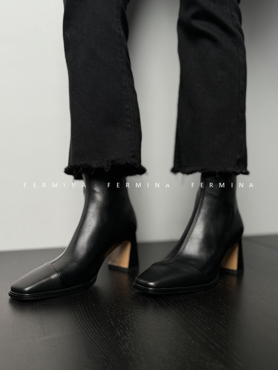 Womenâ€™s Chunky Heeled Square-Toed Black Ankle Boots - Versatile Autumn Winter Fashion for Trendy Looks