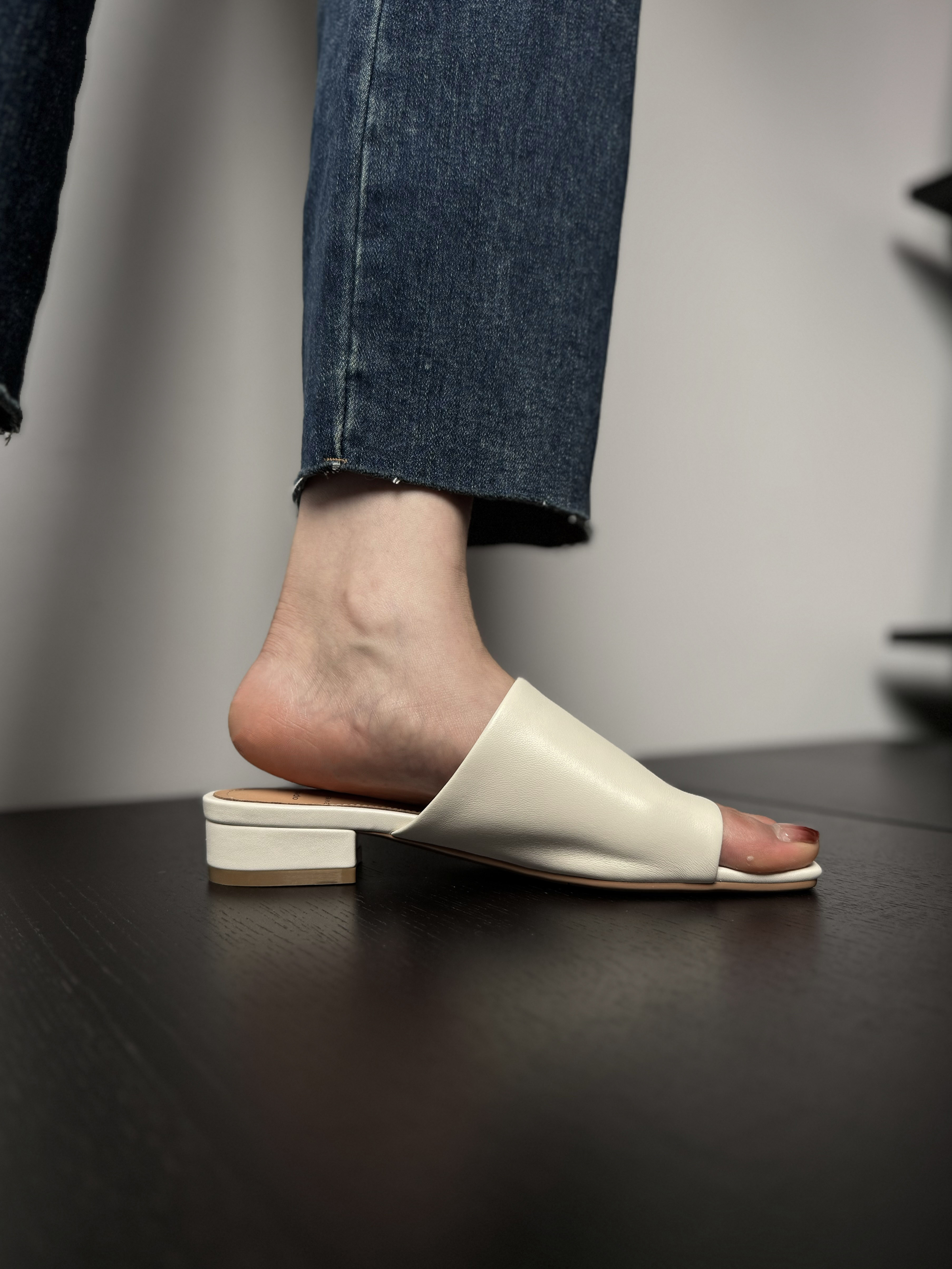 Women's Comfortable Flat Open-Toe Slide Sandals - Breathable Summer Half-Slippers for Casual Outdoor Wear, Simple and Stylish Women's Comfortable Flat Open-Toe Slide Sandals - Breathable Summer Half-Slippers for Casual Outdoor Wear, Simple and Stylish