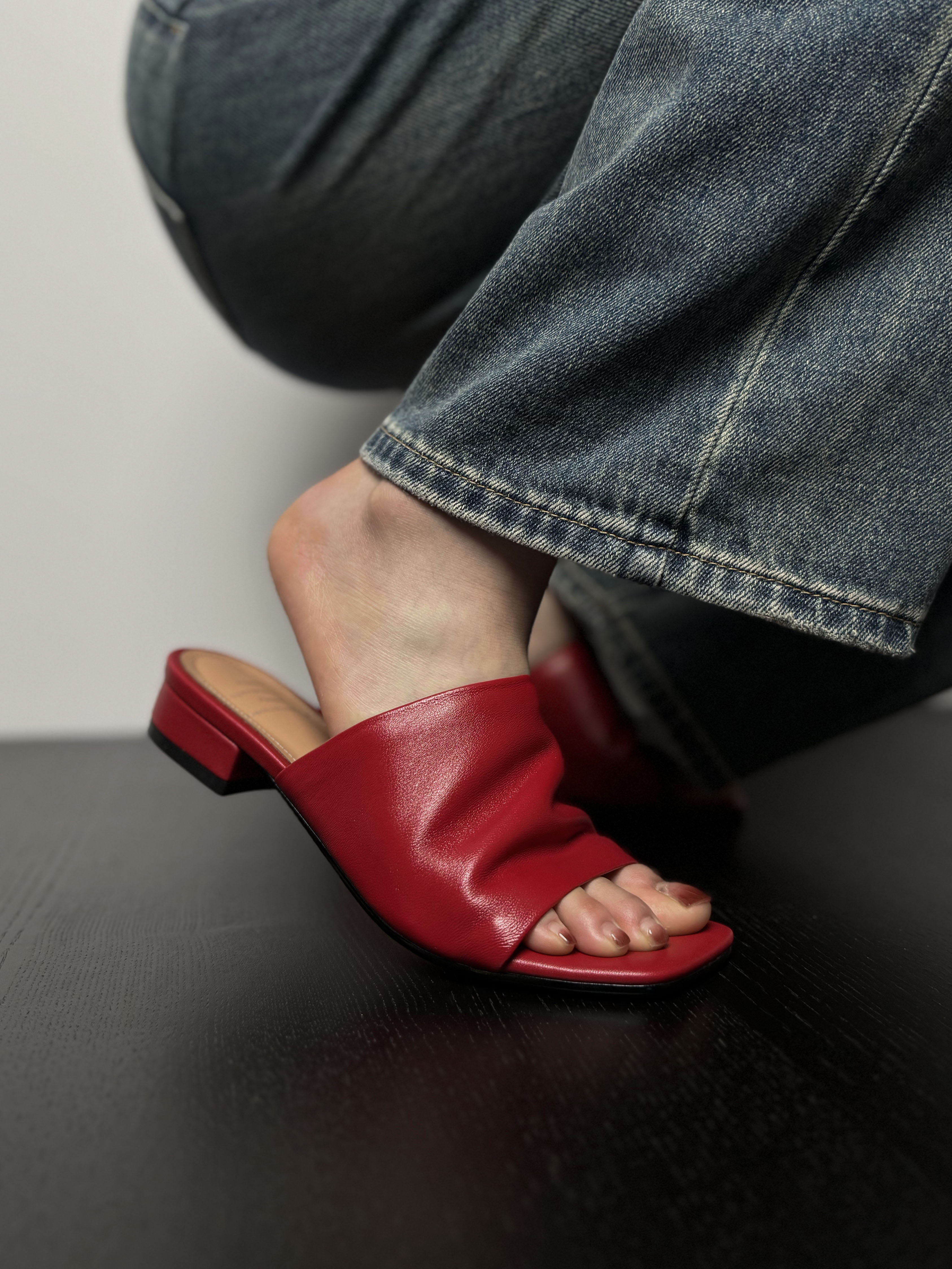 Women's Comfortable Flat Open-Toe Slide Sandals - Breathable Summer Half-Slippers for Casual Outdoor Wear, Simple and Stylish