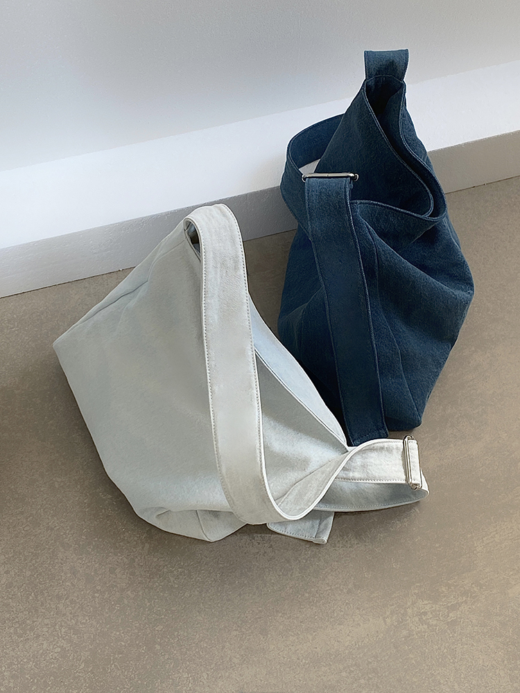 Women’s Denim Tote Bag - Large Capacity Casual Crossbody Shoulder Bag for Spring Summer 2025 - Versatile Everyday Style Women’s Denim Tote Bag - Large Capacity Casual Crossbody Shoulder Bag for Spring Summer 2025 - Versatile Everyday Style