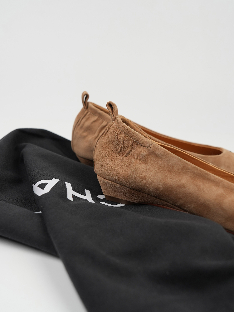 Women's Flat Low-Heeled Driving Shoes with Small Square Toe - Comfortable and Simple Work Shoes for All Seasons Women's Flat Low-Heeled Driving Shoes with Small Square Toe - Comfortable and Simple Work Shoes for All Seasons