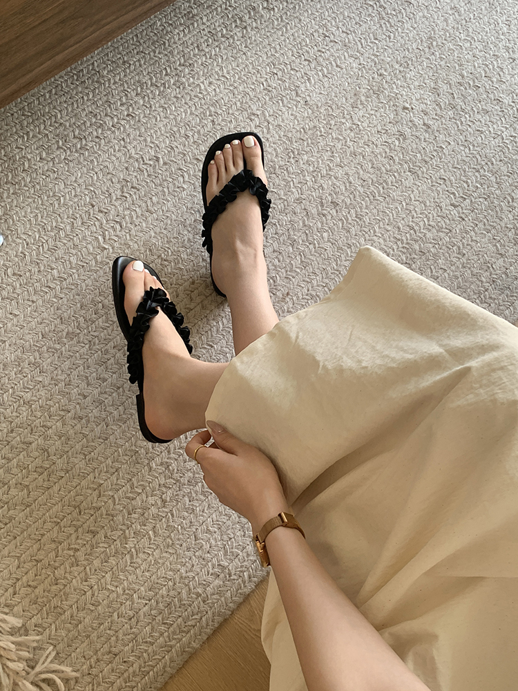 Women's Flip-Flops - Trendy Summer 2025 Thong Sandals, Perfect for Skirts and Beachwear, Stylish Flat Footwear for Women