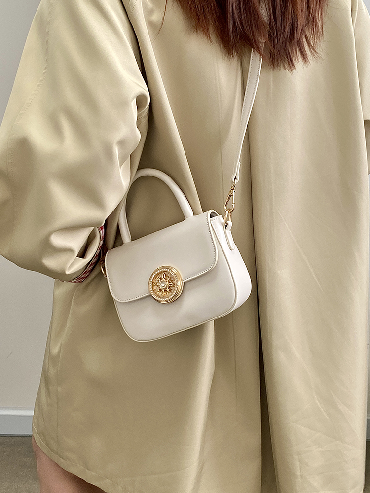 Women's French-Style Saddle Bag - Versatile Small Crossbody Handbag for Everyday Use - Trendy 2025 Niche Design