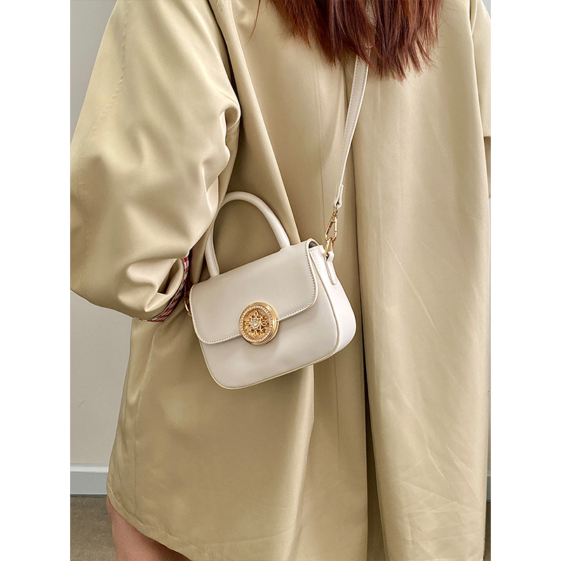 Women's French-Style Saddle Bag - Versatile Small Crossbody Handbag for Everyday Use - Trendy 2025 Niche Design