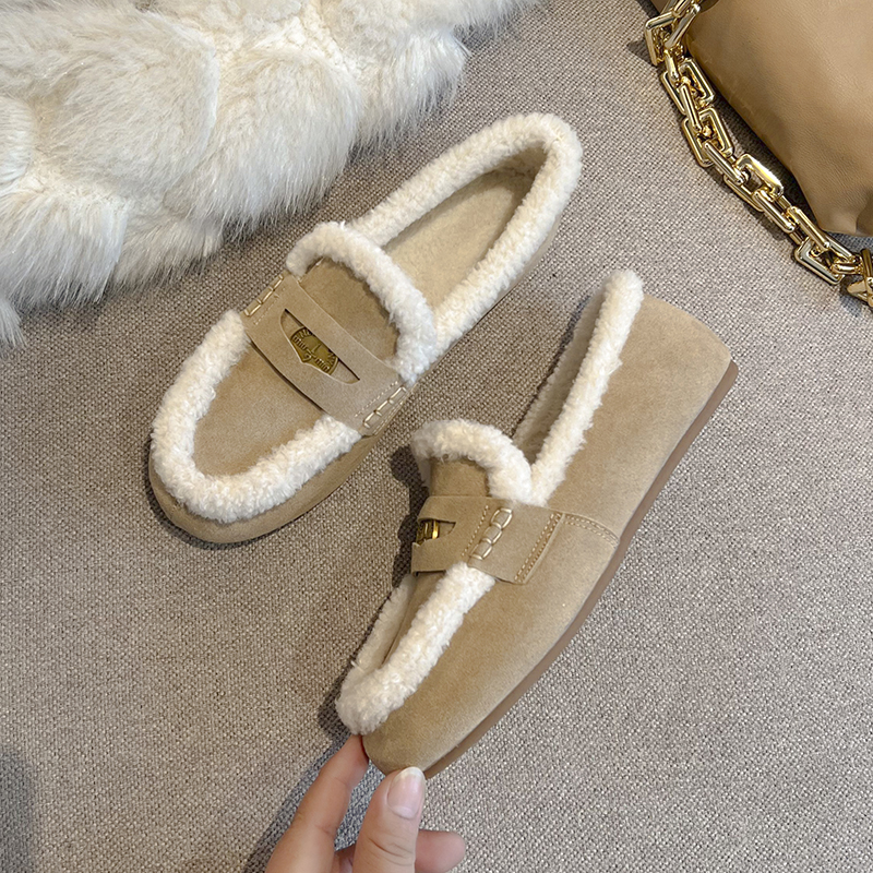 Women's Genuine Leather Flat Slip-On Fur Loafers - Retro Plush Driving Shoes for Autumn and Winter Comfort