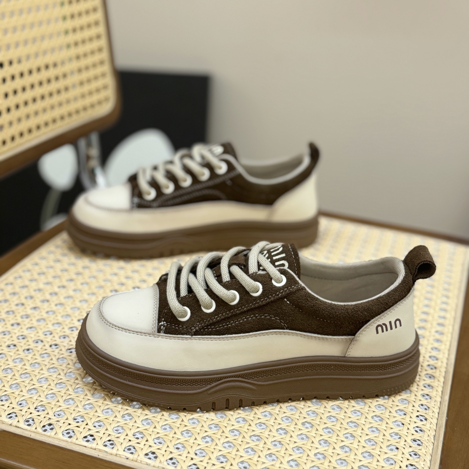 Women’s Genuine Leather White Sneakers - Summer Thin Style, Thick Sole, Hollow Design, Two-Way Wear, Casual Sports Shoes 2025 Women’s Genuine Leather White Sneakers - Summer Thin Style, Thick Sole, Hollow Design, Two-Way Wear, Casual Sports Shoes 2025