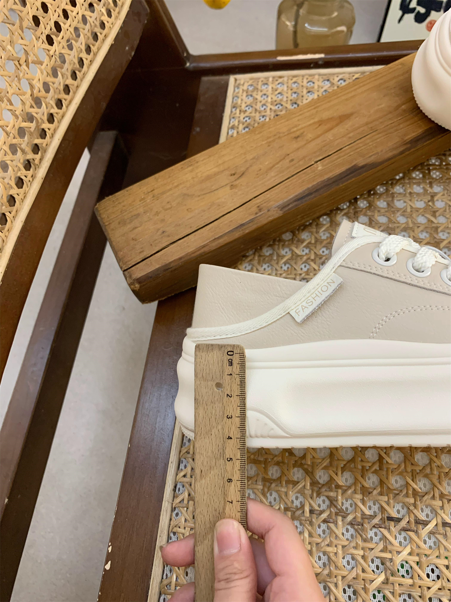 Women's Genuine Leather White Sneakers, Breathable Thick-Soled Casual Shoes, Round-Toe, Two-Way Wear for Spring Autumn 2025 Women's Genuine Leather White Sneakers, Breathable Thick-Soled Casual Shoes, Round-Toe, Two-Way Wear for Spring Autumn 2025