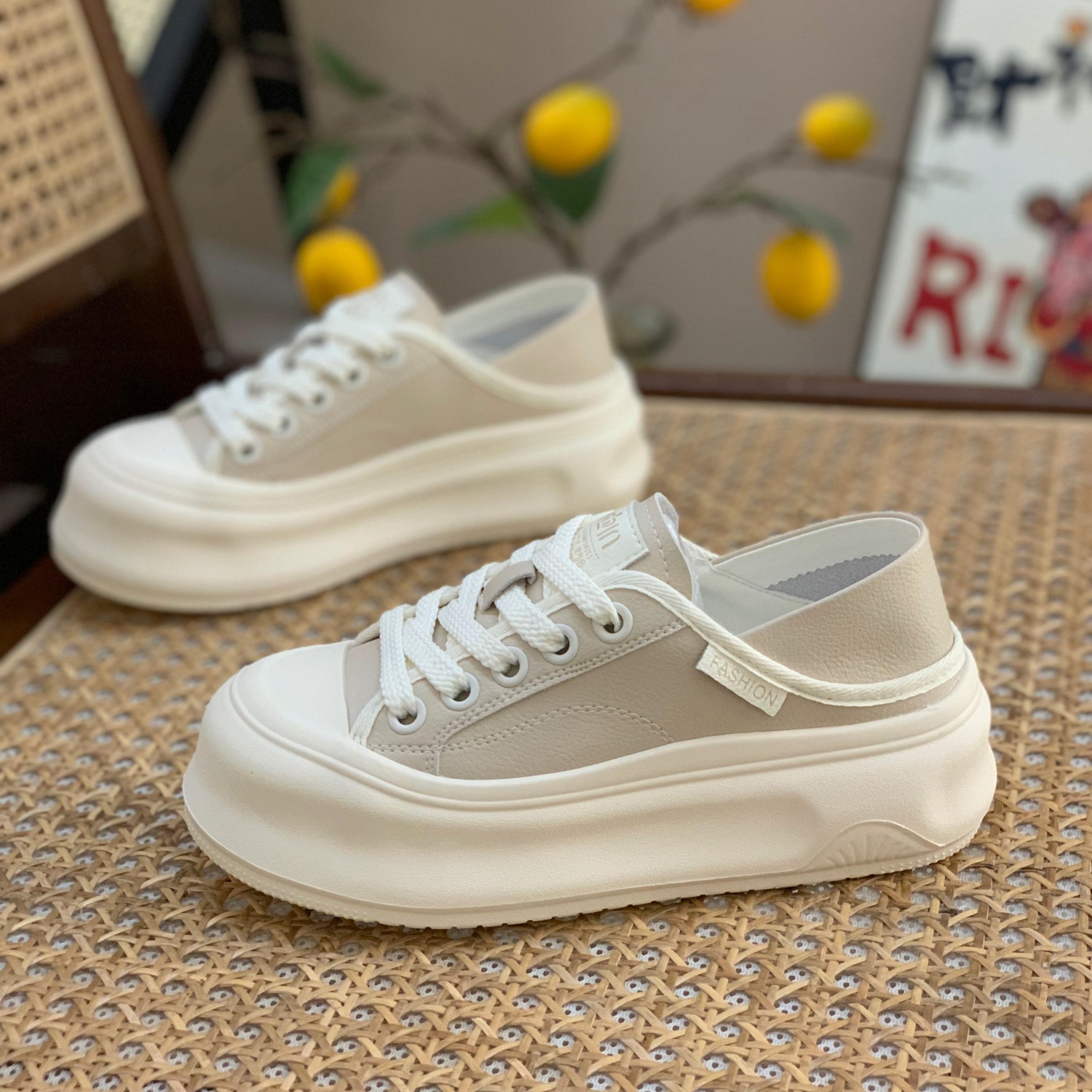 Women's Genuine Leather White Sneakers, Breathable Thick-Soled Casual Shoes, Round-Toe, Two-Way Wear for Spring Autumn 2025 Women's Genuine Leather White Sneakers, Breathable Thick-Soled Casual Shoes, Round-Toe, Two-Way Wear for Spring Autumn 2025