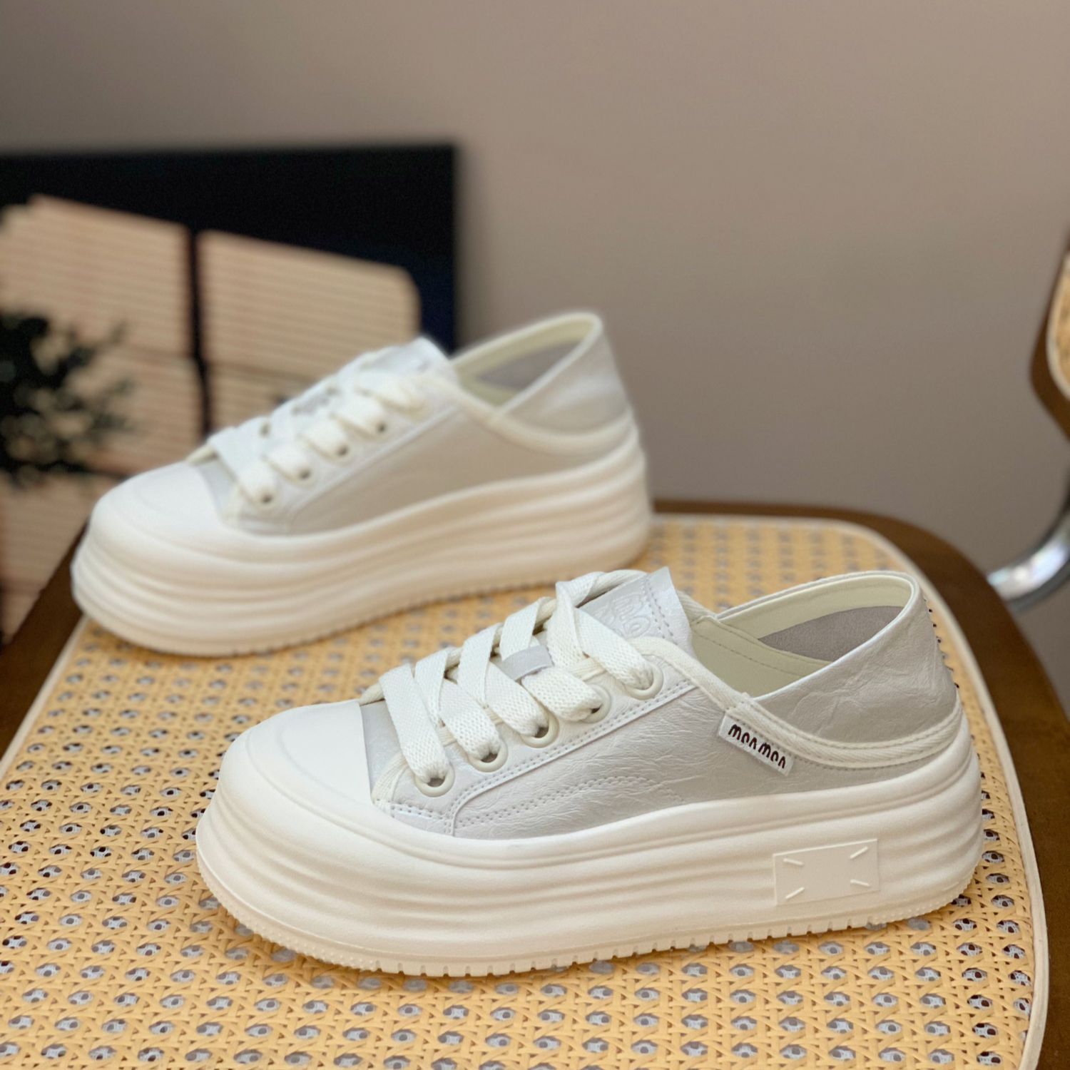 Women's Genuine Leather White Sneakers, Breathable Thick-Soled Casual Shoes, Round-Toe, Two-Way Wear for Spring Autumn 2025 Women's Genuine Leather White Sneakers, Breathable Thick-Soled Casual Shoes, Round-Toe, Two-Way Wear for Spring Autumn 2025