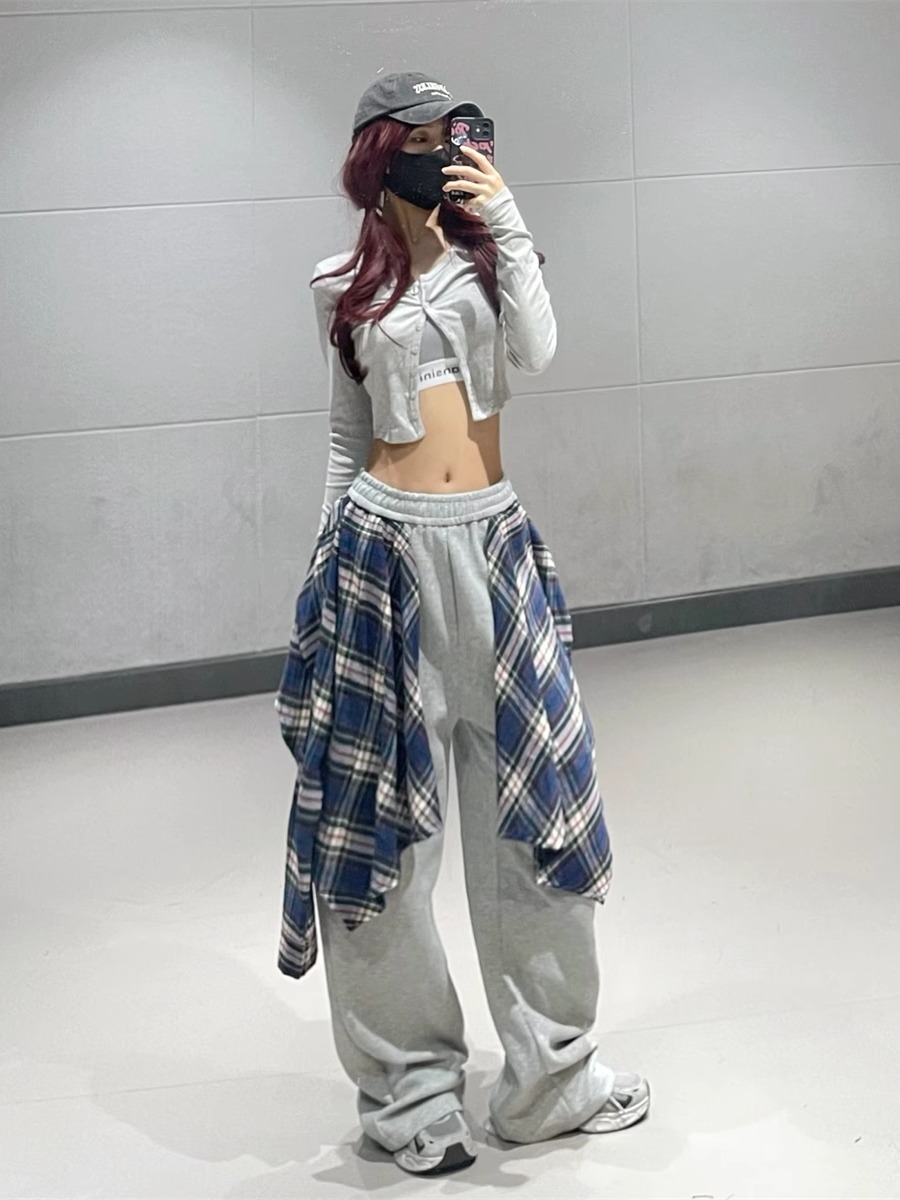 Women's Gray Plaid Splicing Shirt and Straight-Leg Sweatpants Set for Autumn Winter Jazz Dance - Stylish Two-Piece Activewear Women's Gray Plaid Splicing Shirt and Straight-Leg Sweatpants Set for Autumn Winter Jazz Dance - Stylish Two-Piece Activewear