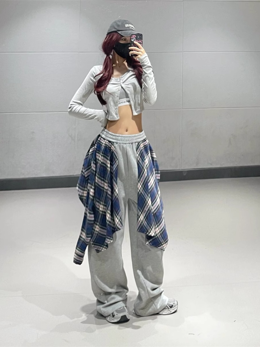 Women's Gray Plaid Splicing Shirt and Straight-Leg Sweatpants Set for Autumn Winter Jazz Dance - Stylish Two-Piece Activewear Women's Gray Plaid Splicing Shirt and Straight-Leg Sweatpants Set for Autumn Winter Jazz Dance - Stylish Two-Piece Activewear