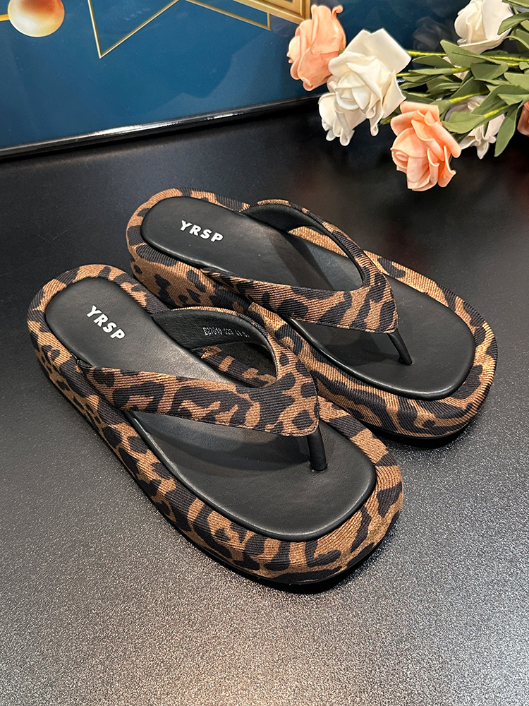 Women's Harbor-Style Thick-Soled Flip-Flops, Summer 2025 Casual Platform Beach Sandals for Outdoor Wear Women's Harbor-Style Thick-Soled Flip-Flops, Summer 2025 Casual Platform Beach Sandals for Outdoor Wear
