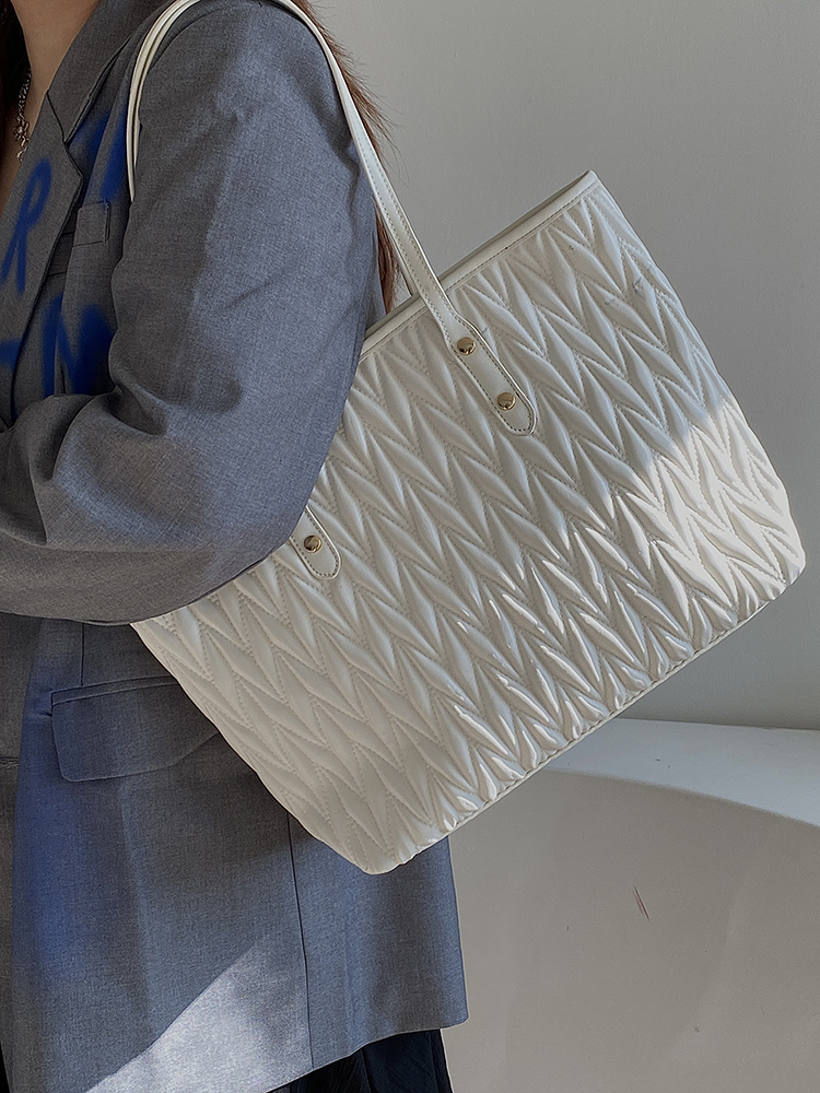 Women's High-End Large Capacity Commuter Tote Bag - Spring/Summer Niche Design Handbag for 2025 Fashion Women's High-End Large Capacity Commuter Tote Bag - Spring/Summer Niche Design Handbag for 2025 Fashion