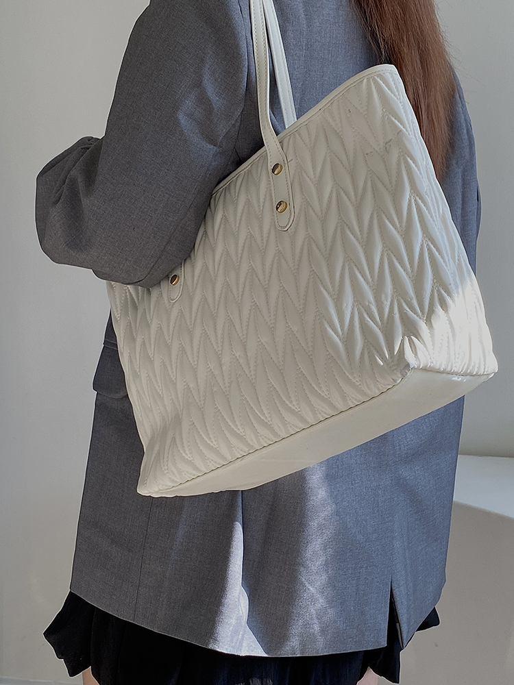 Women's High-End Large Capacity Commuter Tote Bag - Spring/Summer Niche Design Handbag for 2025 Fashion