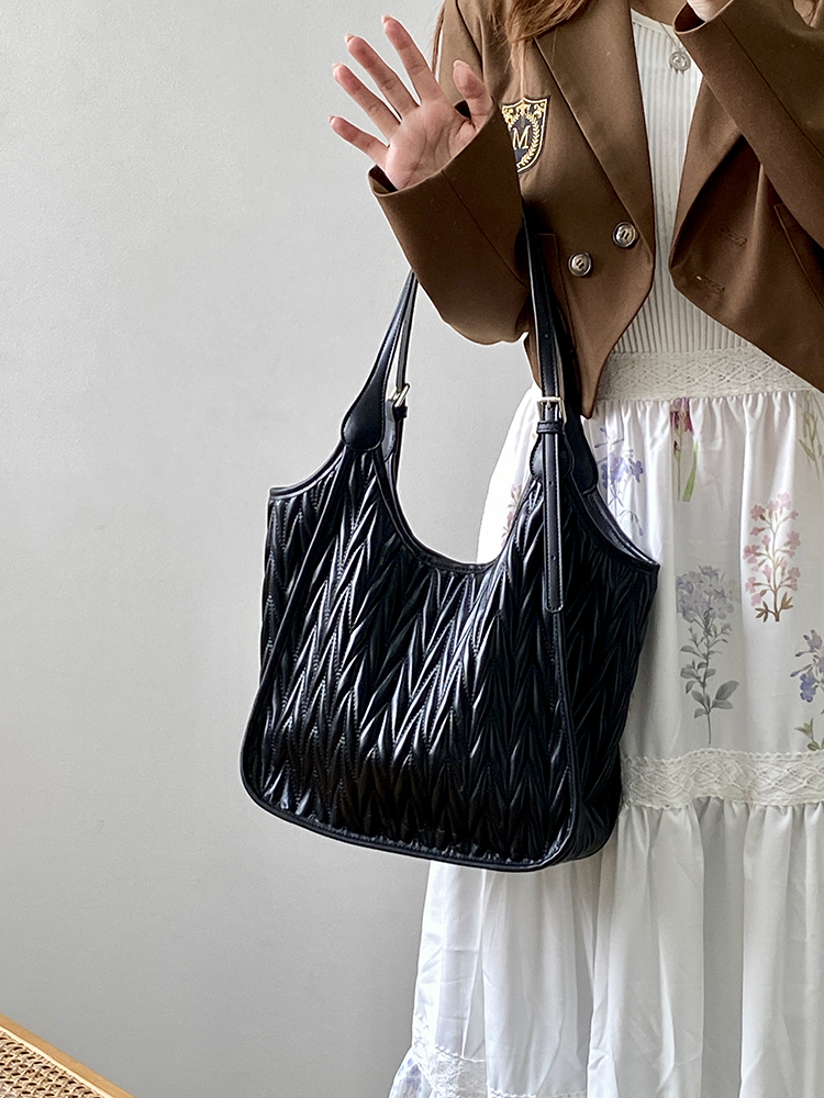 Women's High-End Shoulder Tote Bag - Large Capacity Commuter Bag for Stylish Everyday Use