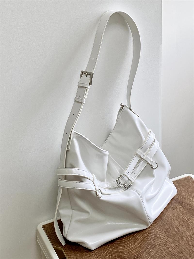 Women's Korean Style Large Capacity Oil Leather Tote Bag - Versatile Shoulder & Crossbody Design Women's Korean Style Large Capacity Oil Leather Tote Bag - Versatile Shoulder & Crossbody Design