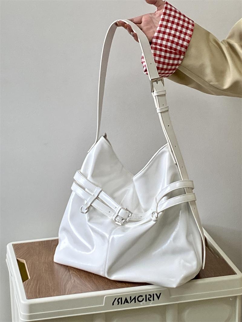 Women's Korean Style Large Capacity Oil Leather Tote Bag - Versatile Shoulder & Crossbody Design Women's Korean Style Large Capacity Oil Leather Tote Bag - Versatile Shoulder & Crossbody Design