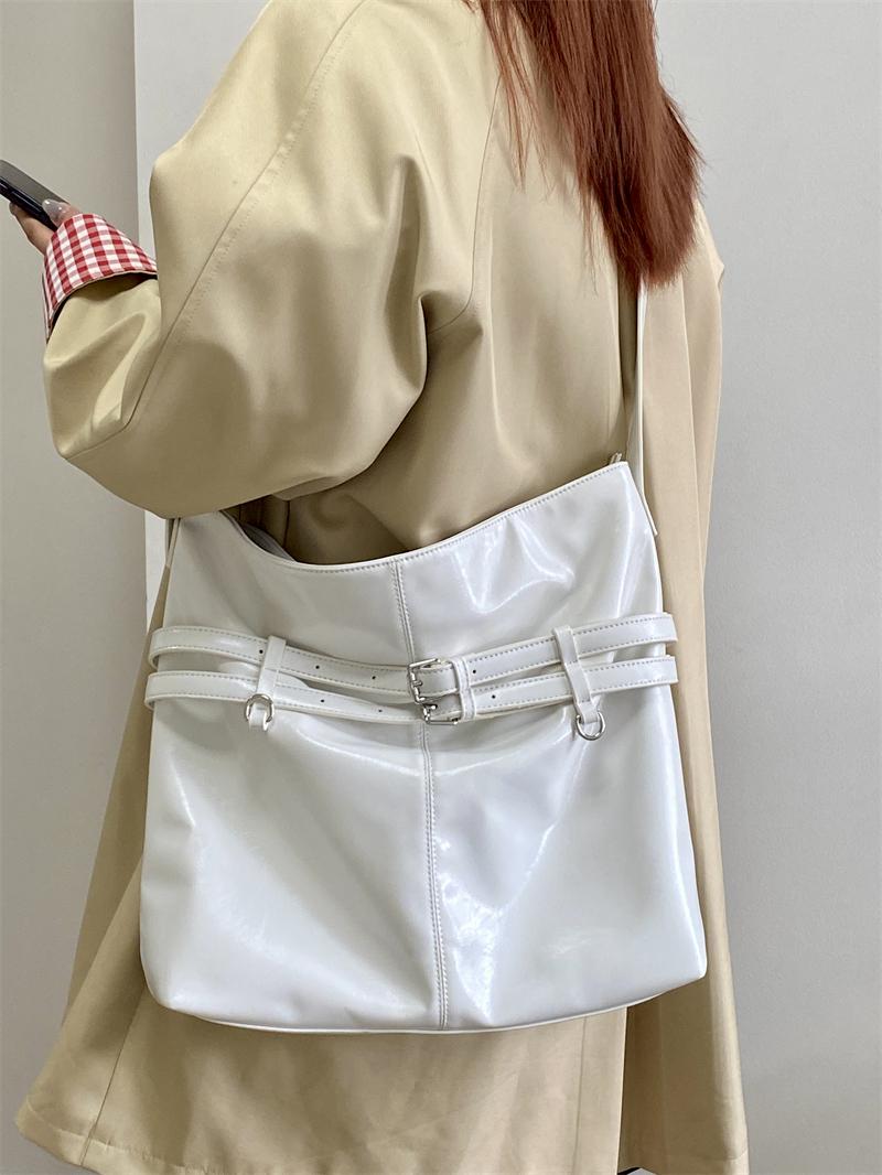 Women's Korean Style Large Capacity Oil Leather Tote Bag - Versatile Shoulder & Crossbody Design Women's Korean Style Large Capacity Oil Leather Tote Bag - Versatile Shoulder & Crossbody Design