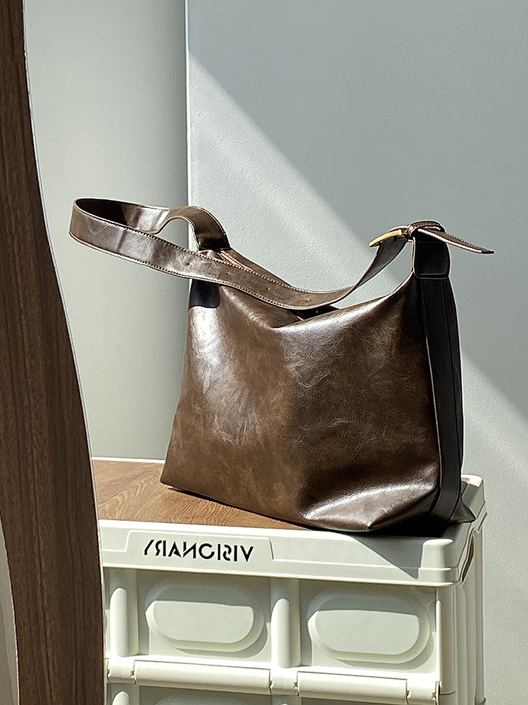 Women's Korean Style Literary Retro Tote Bag - Large Capacity Shoulder Crossbody for Commuter Chic Women's Korean Style Literary Retro Tote Bag - Large Capacity Shoulder Crossbody for Commuter Chic