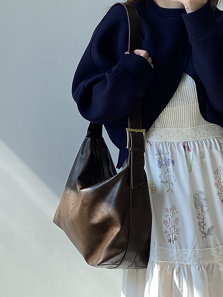 Women's Korean Style Literary Retro Tote Bag - Large Capacity Shoulder Crossbody for Commuter Chic Women's Korean Style Literary Retro Tote Bag - Large Capacity Shoulder Crossbody for Commuter Chic