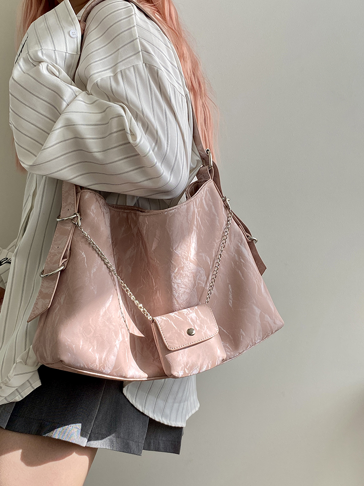 Women's Large Capacity Chain Tote Bag - Spring Summer 2025 Niche Design Shoulder Crossbody Bag Women's Large Capacity Chain Tote Bag - Spring Summer 2025 Niche Design Shoulder Crossbody Bag