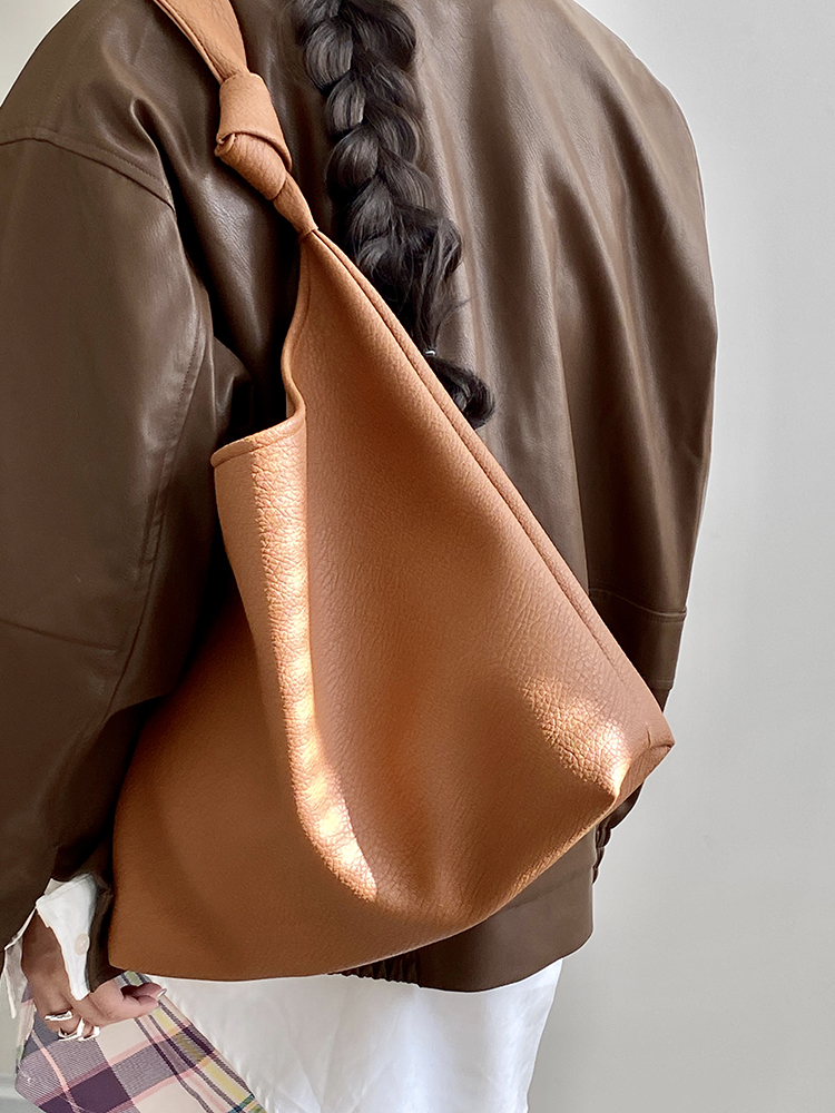 Women's Large Capacity Soft Leather Shoulder Tote Bag - Spring/Summer Commuting Style, Trendy Niche Design